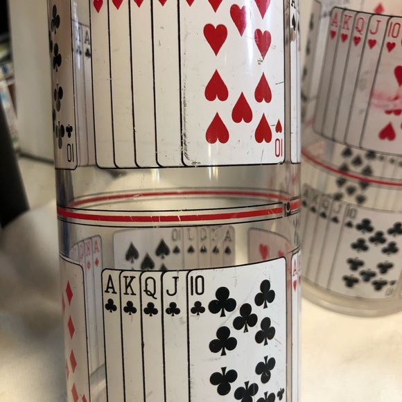6 Plastic Playing Card Poker Cups we’ll used - Picture 12 of 14